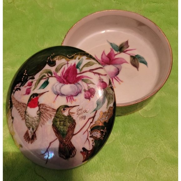 Gayl Smith Hand Painted Trinket Box 1993 - Picture 3 of 9